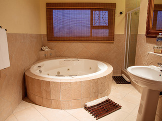 Hotel Mpongo Private Game Reserve
