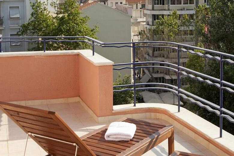 Metropolis Hotel