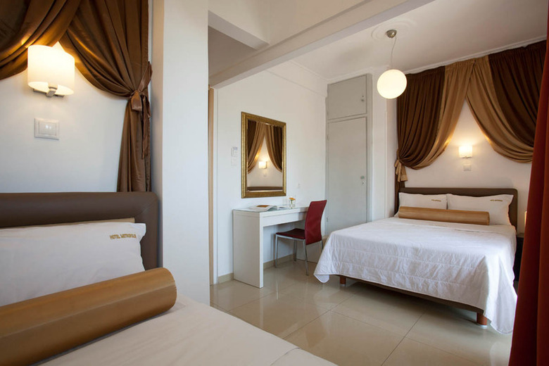 Metropolis Hotel