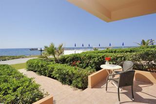 Nanakis Beach Apartments