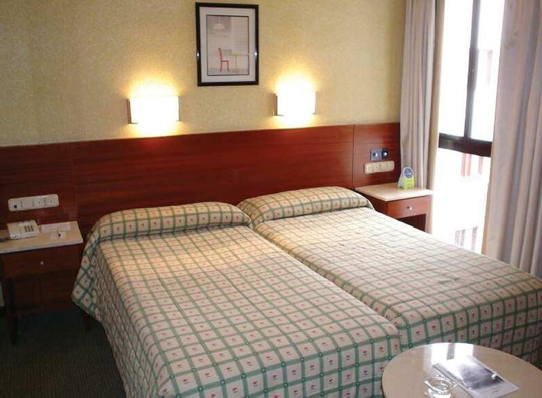 Hotel Macia Sevilla Kubb