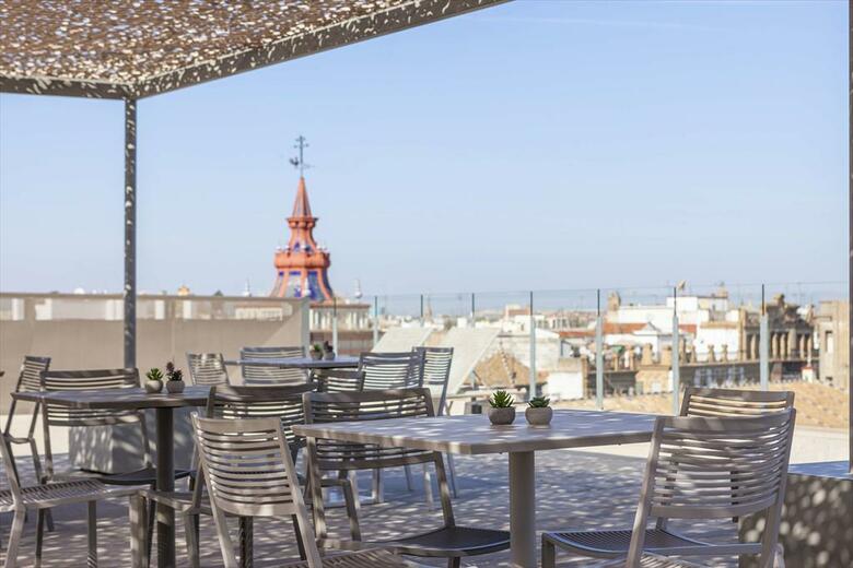 Hotel Macia Sevilla Kubb