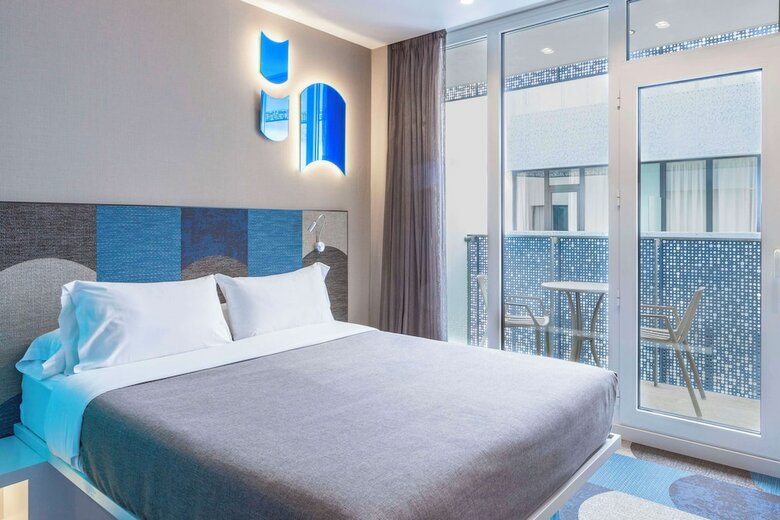 Hotel Macia Sevilla Kubb