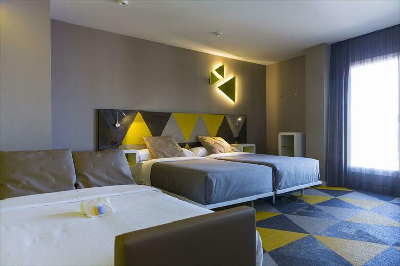 Hotel Macia Sevilla Kubb