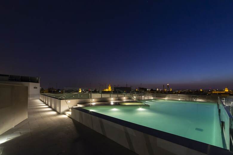 Hotel Macia Sevilla Kubb