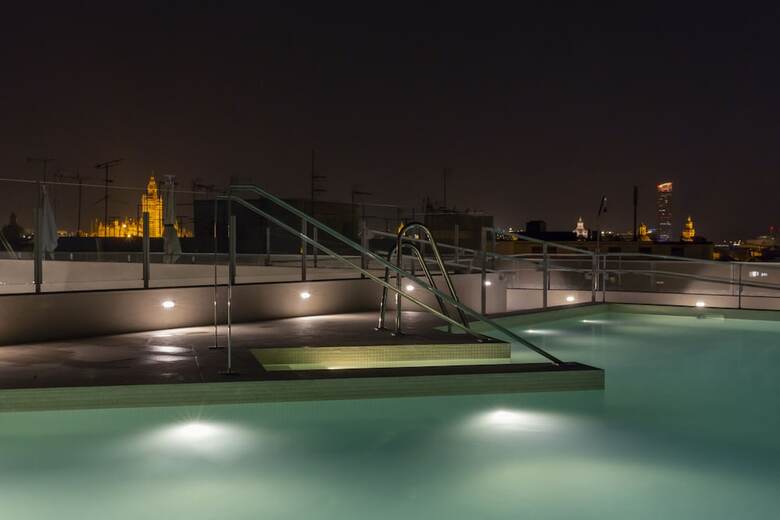 Hotel Macia Sevilla Kubb