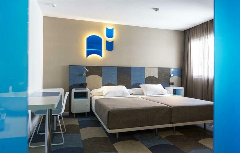 Hotel Macia Sevilla Kubb