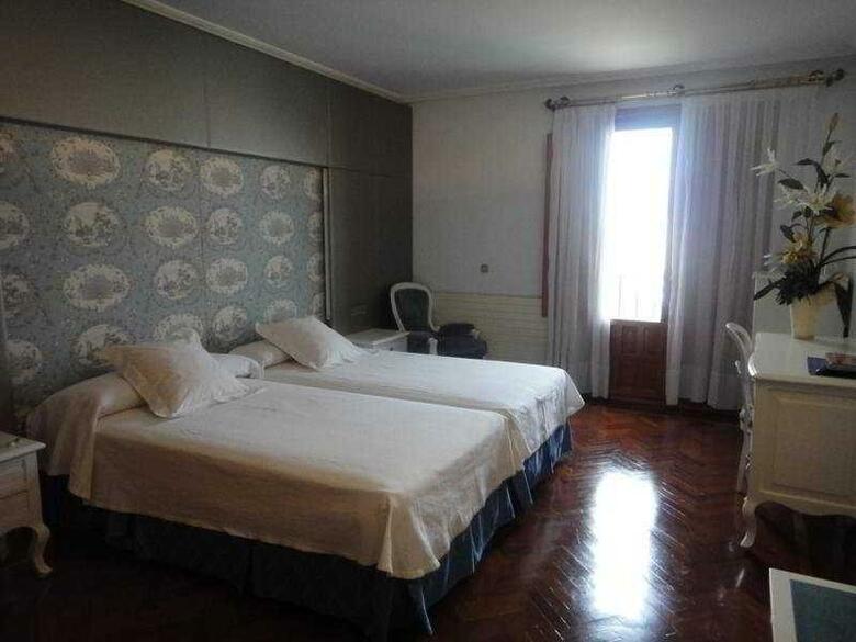 Hotel II Virrey