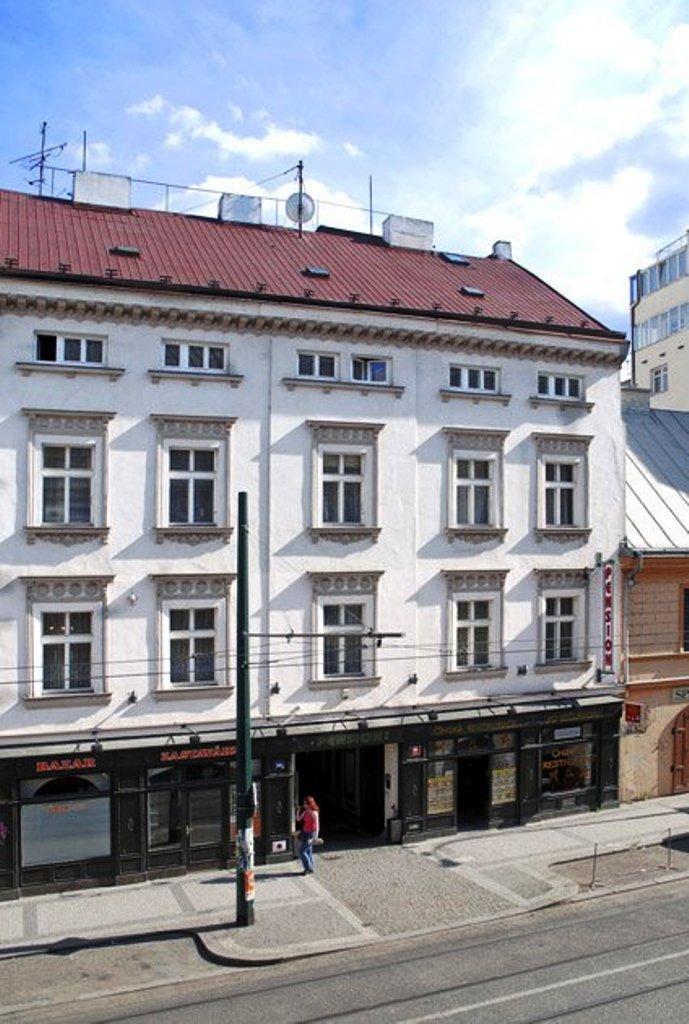 Alice Apartment House