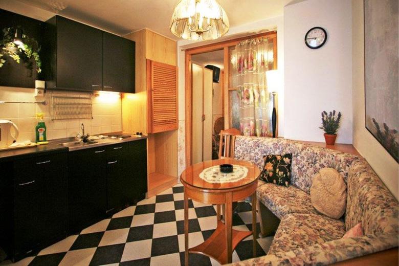 Alice Apartment House
