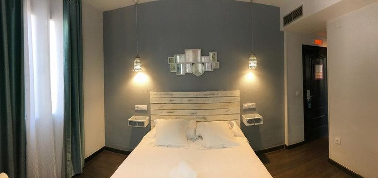Hotel Oasis Hostel Toledo