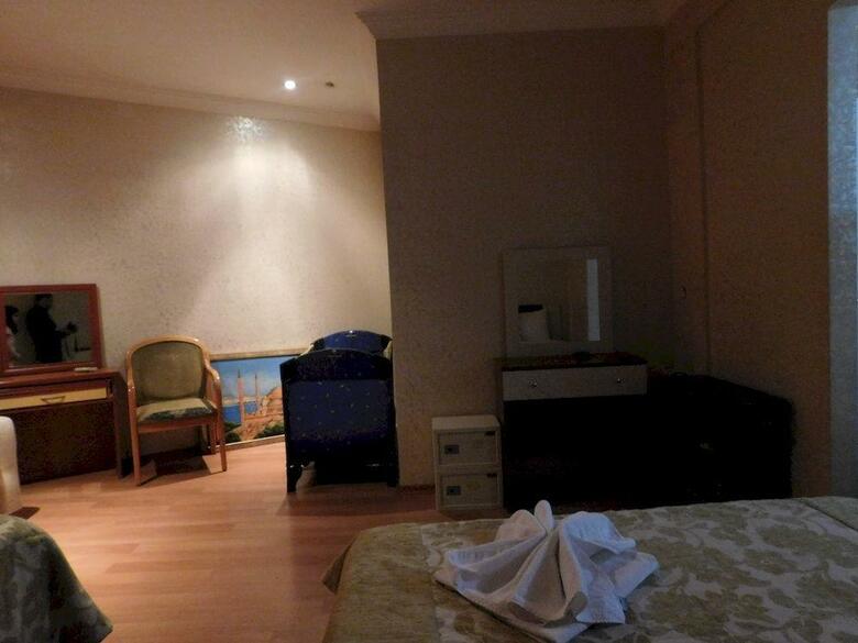 Ast Hotel