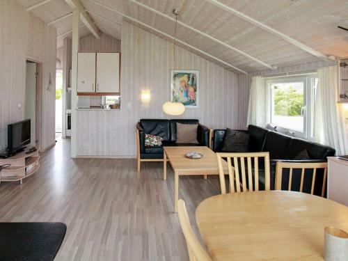 Two-bedroom Holiday Home In Gelting 5