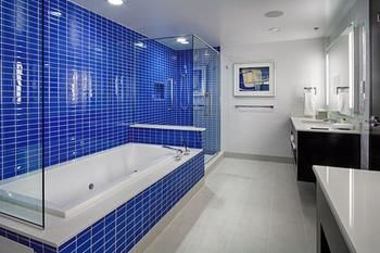 Clarion Hotel