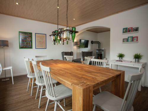 Modest Holiday Home In Neuastenberg With Garden