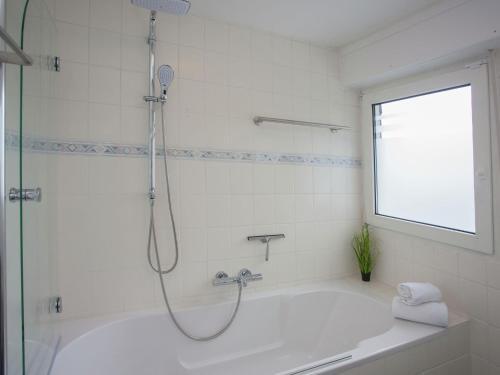 Modest Holiday Home In Neuastenberg With Garden