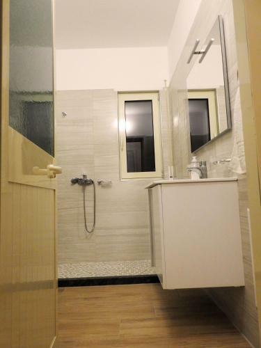 Hotel 3 Vellezerit