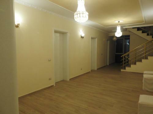 Hotel 3 Vellezerit