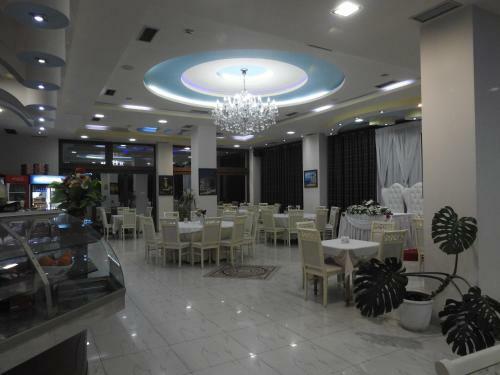Hotel 3 Vellezerit