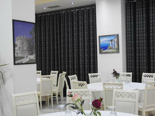Hotel 3 Vellezerit