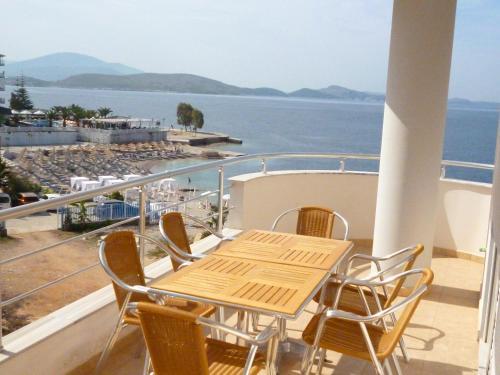 Holiday Apartment On The Sea Shore (12)