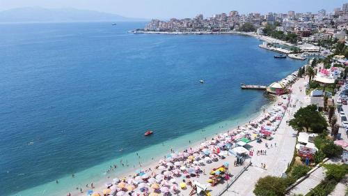 Holiday Apartment On The Sea Shore (12)