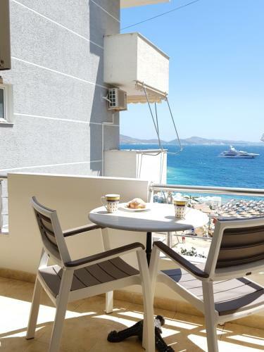 Blue Spacious Sea View Apartment