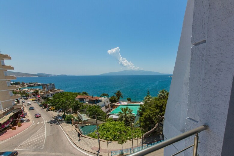 Hotel Kapllani