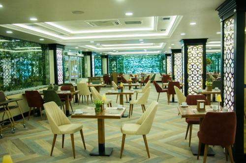 Rich Hotel