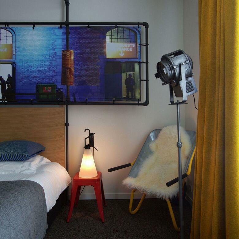 Zoom Hotel