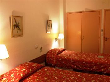 Hotel Embassy
