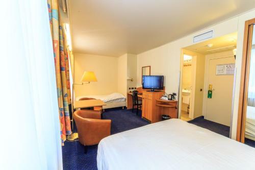Hotel Pacific