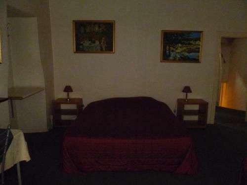 Hostal Guest House Adonis