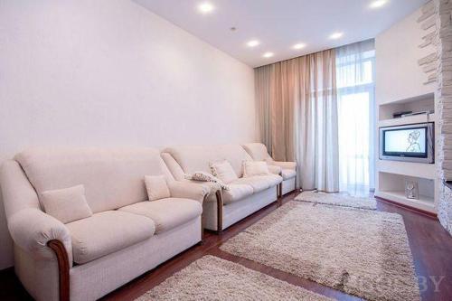 Anna 3 Apartment On Nezavisimosti 23