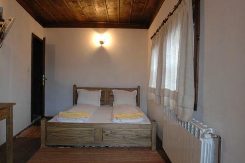 Hostal Bazoteva House