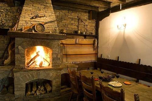 Hostal Bazoteva House