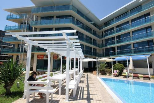 Riviera Blue Hotel