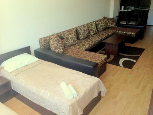 Dilov Apartments In Yalta Golden Sands