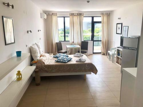 Dilov Apartments In Yalta Golden Sands