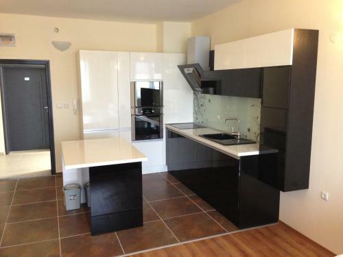 Dilov Apartments In Yalta Golden Sands