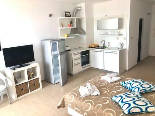 Dilov Apartments In Yalta Golden Sands