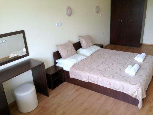 Dilov Apartments In Yalta Golden Sands