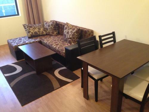 Dilov Apartments In Yalta Golden Sands