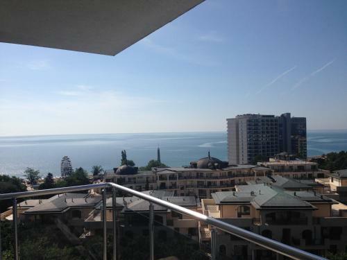 Dilov Apartments In Yalta Golden Sands