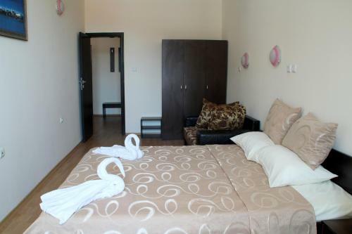 Dilov Apartments In Yalta Golden Sands