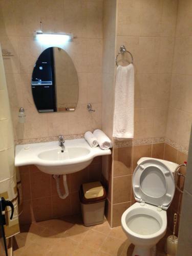 Dilov Apartments In Yalta Golden Sands