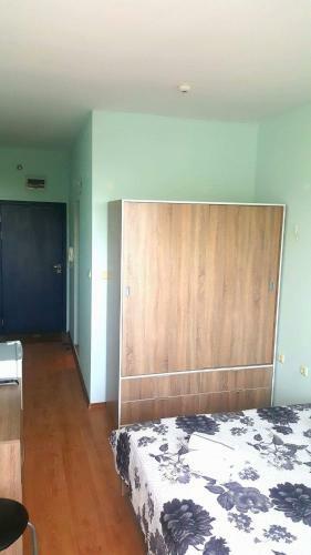 Dilov Apartments In Yalta Golden Sands