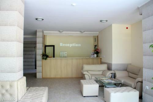 Dilov Apartments In Yalta Golden Sands