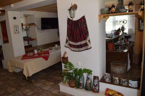 Hostal Koshov Guest House
