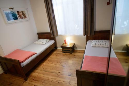 Hostal Canape Connection Guest House